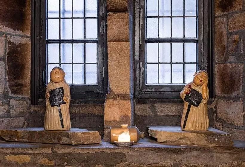 Отель Lord Crewe Arms