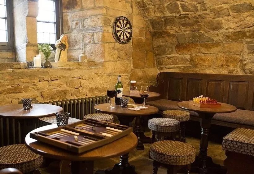 Отель Lord Crewe Arms