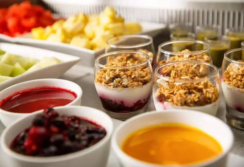 בית מלון כפרי Mercure Livingston