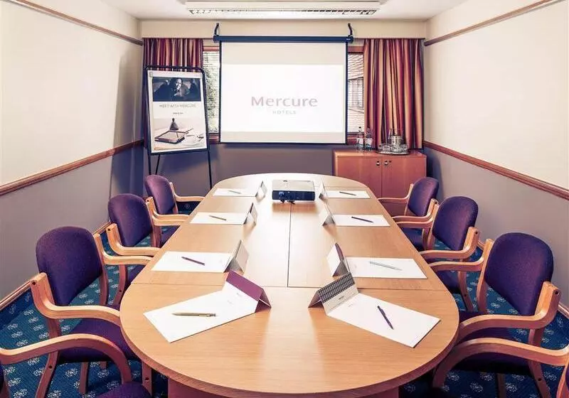 בית מלון כפרי Mercure Livingston