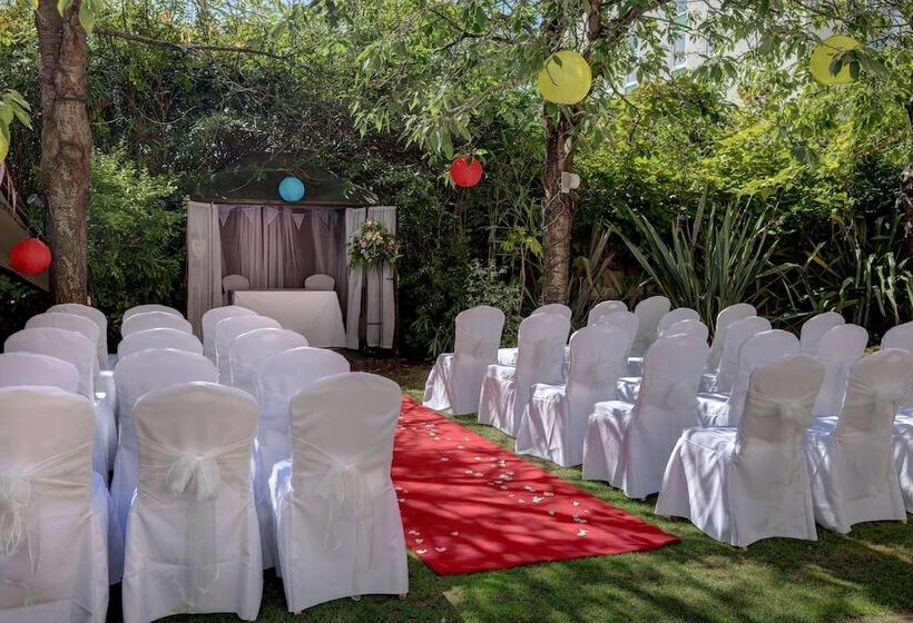 هتل Norfolk Royale