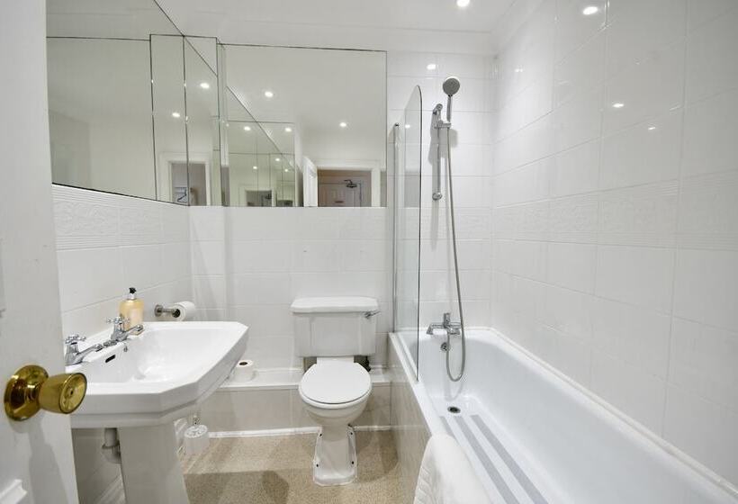 בית מלון כפרי Northop Hall