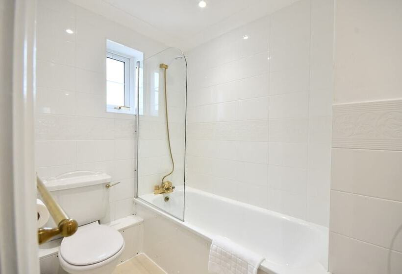 בית מלון כפרי Northop Hall