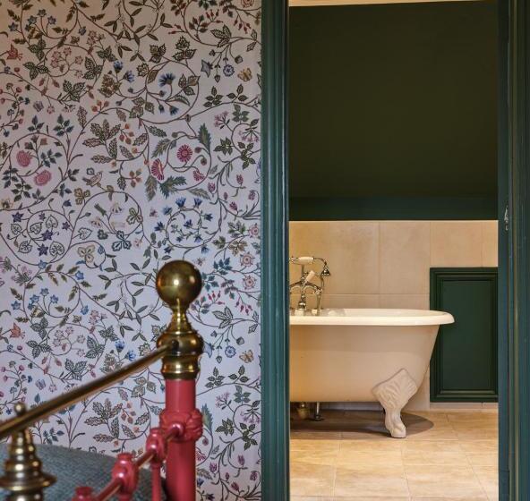 בית מלון כפרי Old Bell