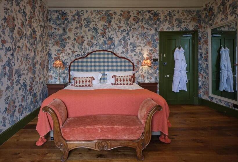 בית מלון כפרי Old Bell