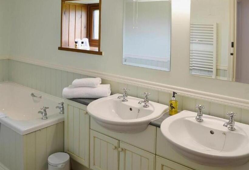 בית מלון כפרי Penmorvah Manor