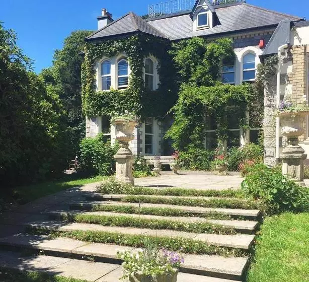 Hotel Penmorvah Manor