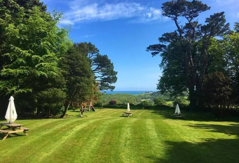 Hotel Penmorvah Manor