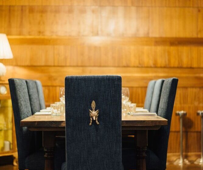 酒店 The Blue Boar