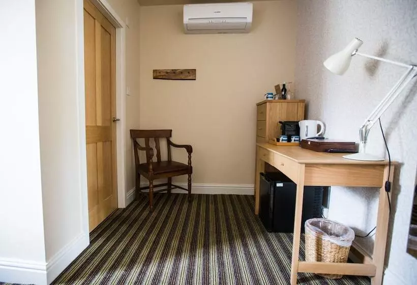 Отель The Blue Boar