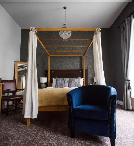 Отель The Blue Boar