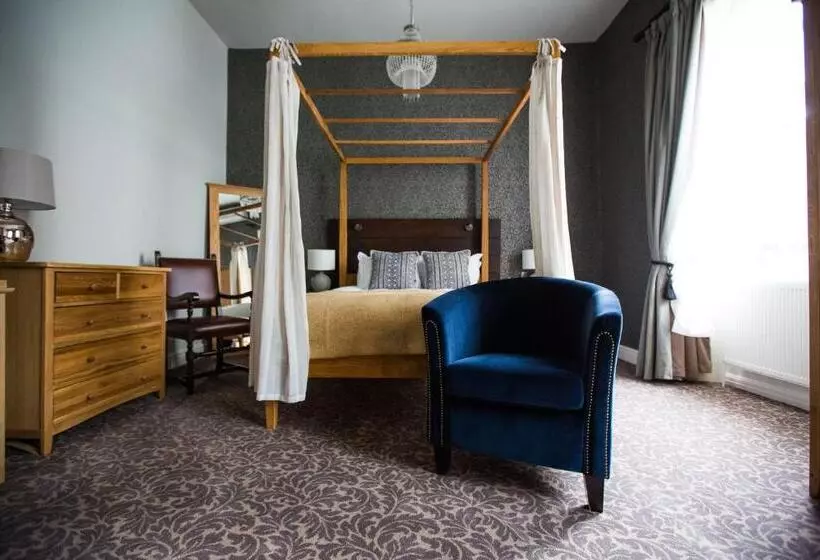 Отель The Blue Boar