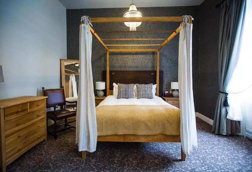 Отель The Blue Boar