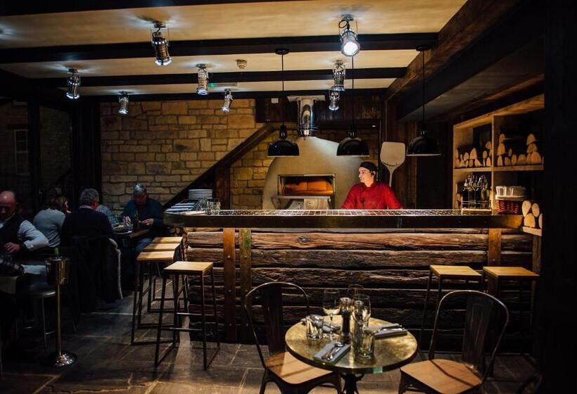 酒店 The Blue Boar