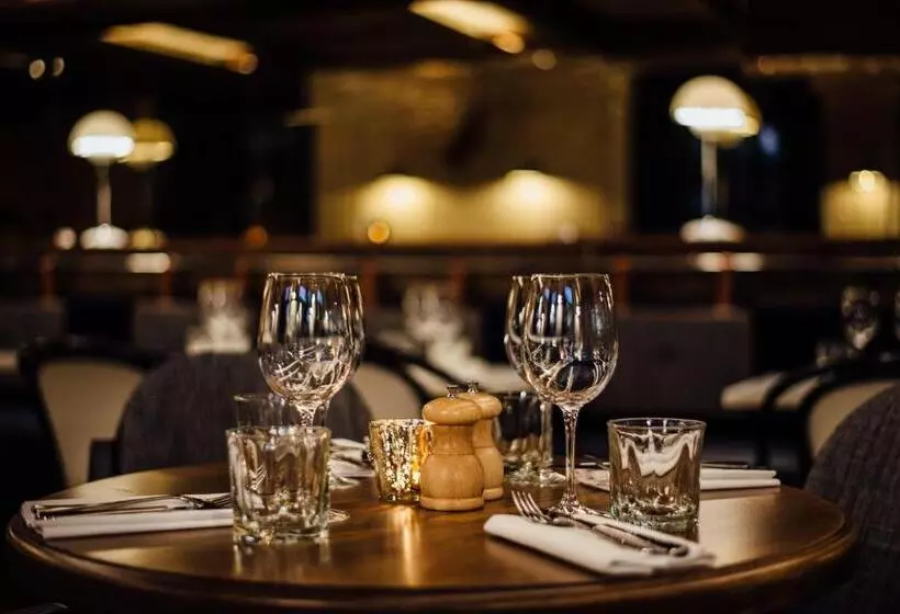 Отель The Blue Boar