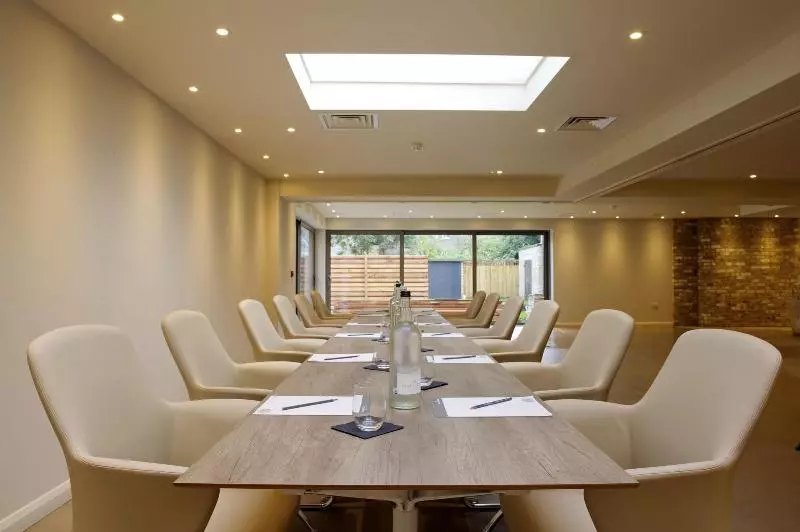 The Lodge Hotel Putney