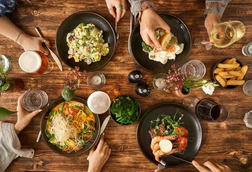 Отель The Old Success Inn