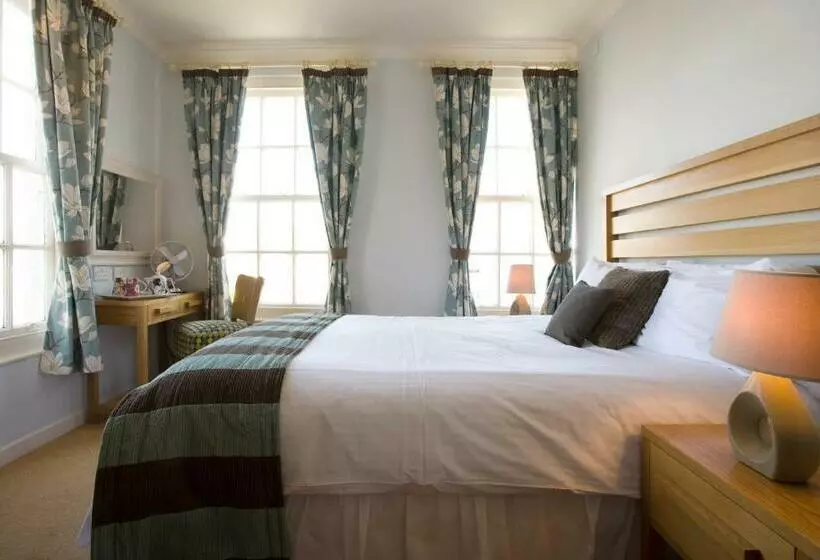 Отель The Old Success Inn