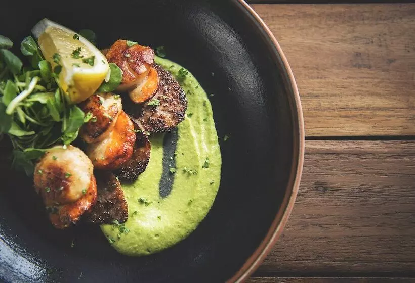 Отель The Old Success Inn