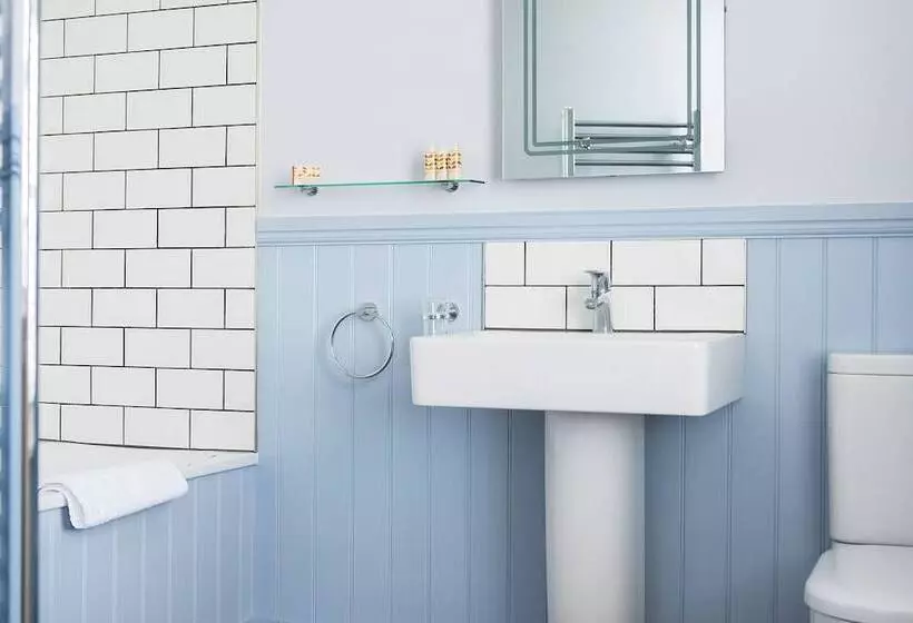 Отель The Old Success Inn