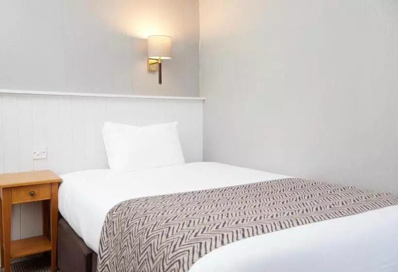 Lamb Hotel By Greene King Inns