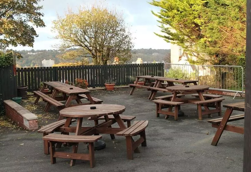 The Menai Hotel And Bar