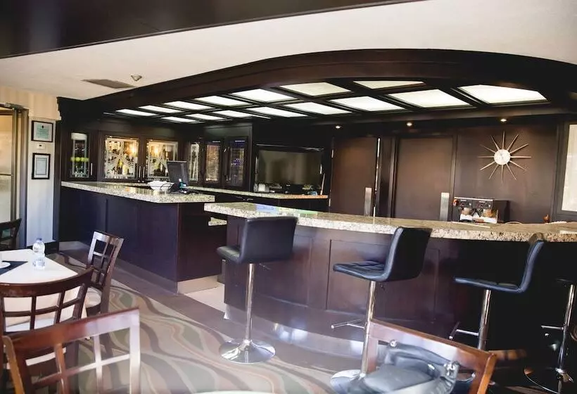 호텔 Admiral Inn Hamilton