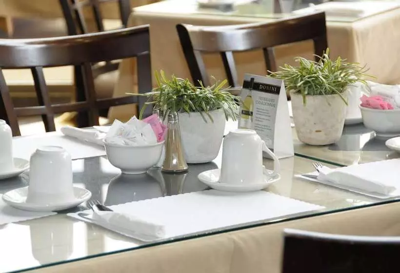 호텔 Admiral Inn Hamilton