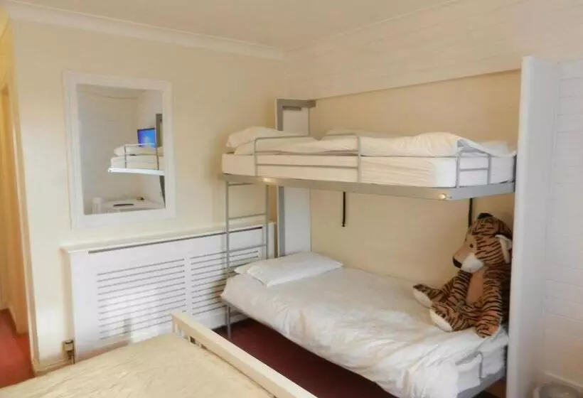 בית מלון כפרי Schoolhouse Restaurant And