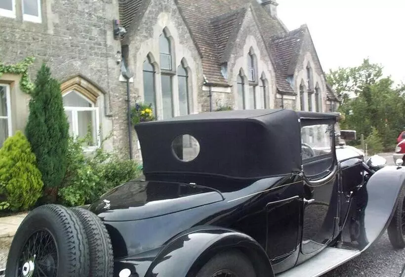 בית מלון כפרי Schoolhouse Restaurant And