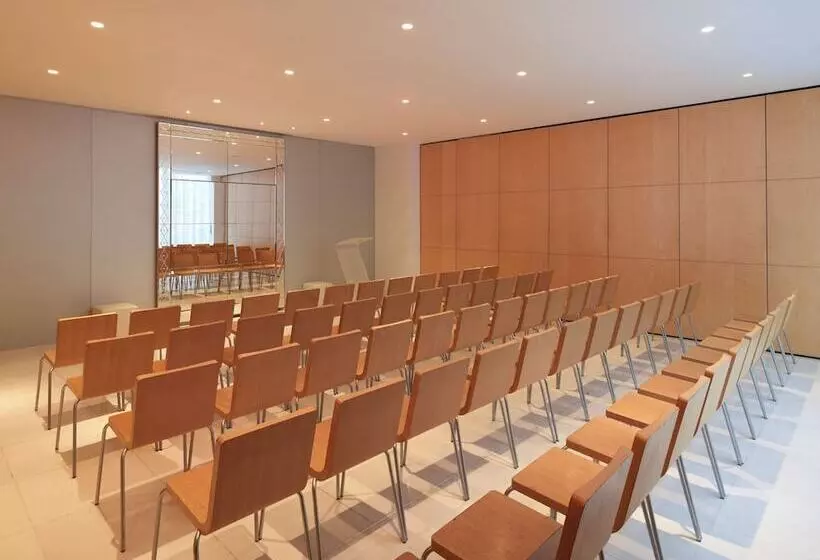 Отель St Martins Lane London