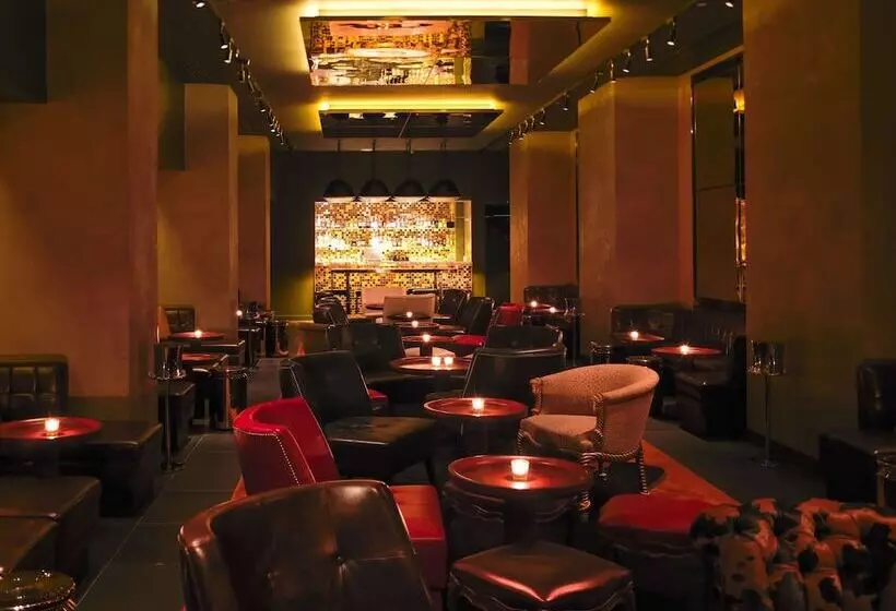 Отель St Martins Lane London