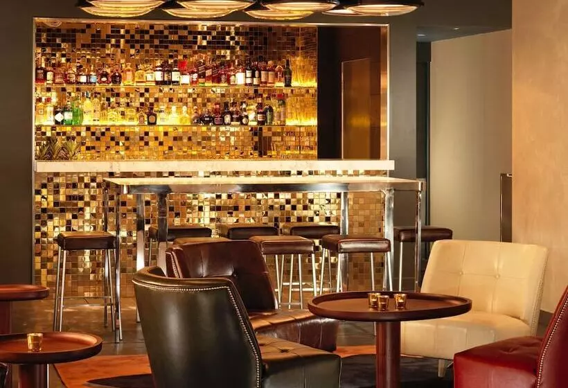 Отель St Martins Lane London