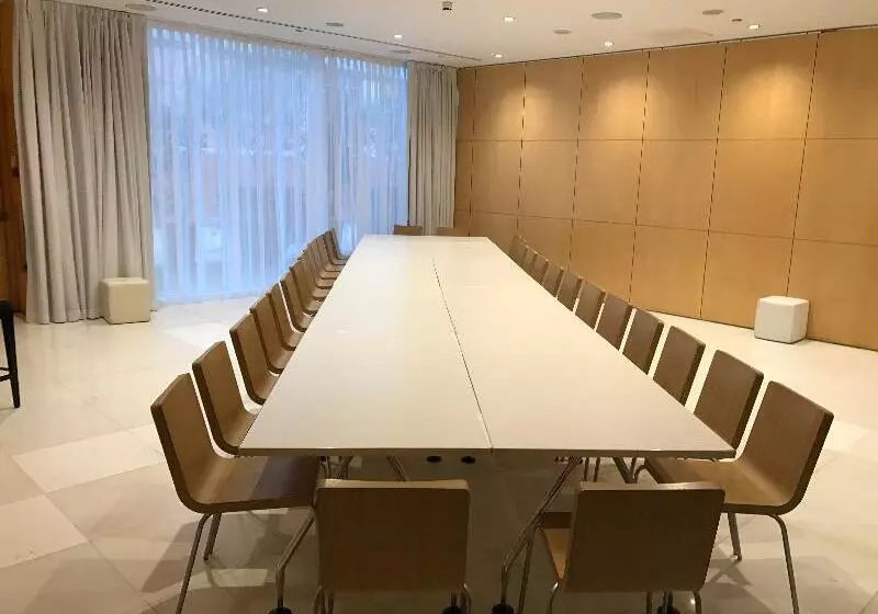 Отель St Martins Lane London