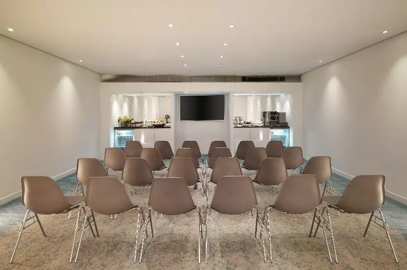 Отель St Martins Lane London