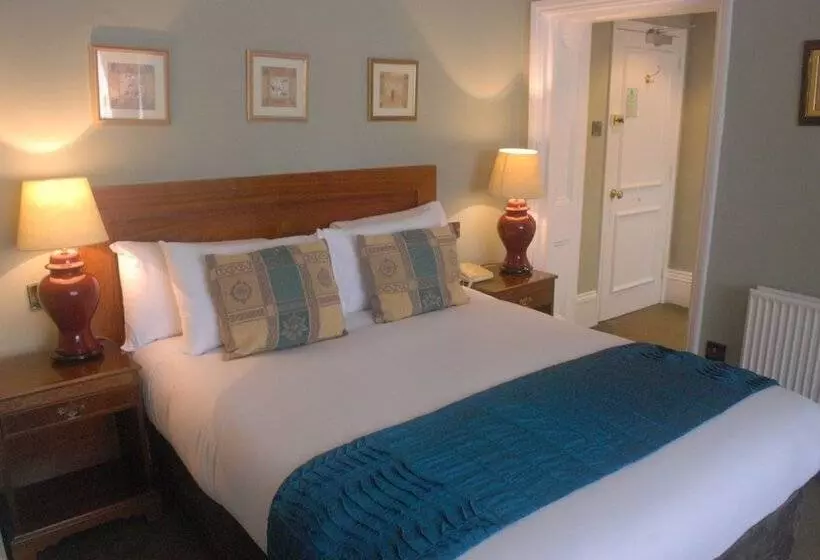 Отель The Radnorshire Arms