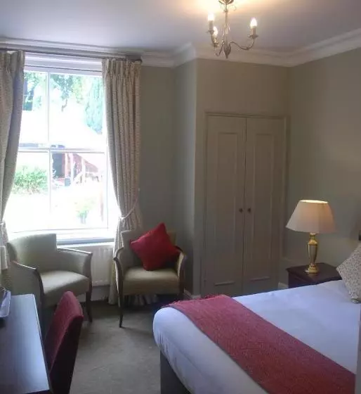 Отель The Radnorshire Arms