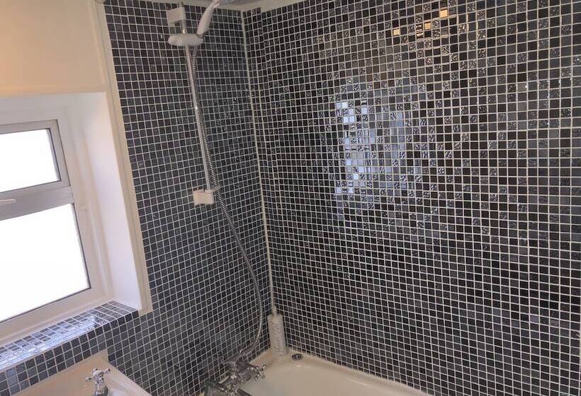 Hotel The Royal Clarence