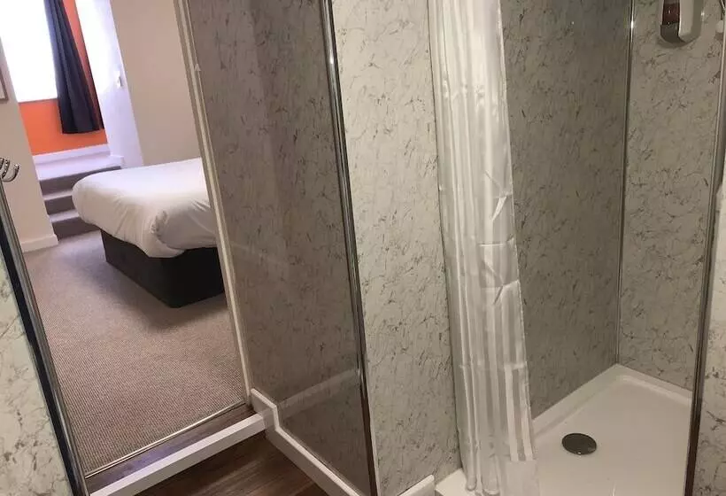 בית מלון כפרי The Royal Clarence