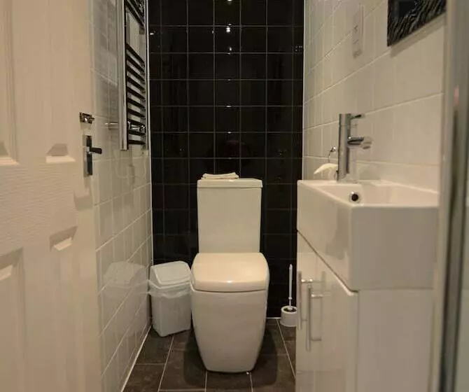 בית מלון כפרי The Royal Clarence