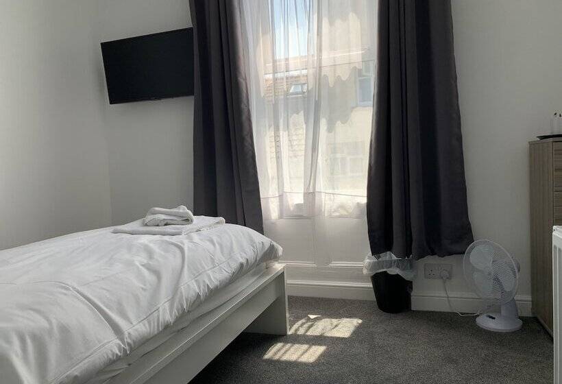 Hotel The Royal Clarence