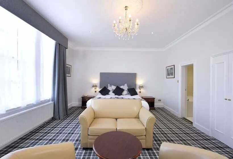 Отель The Royal George