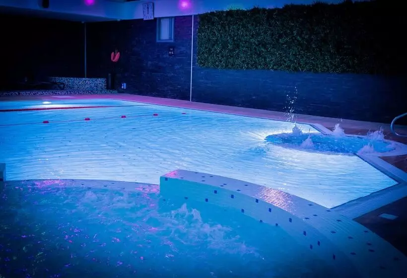 Village Hotel Cardiff