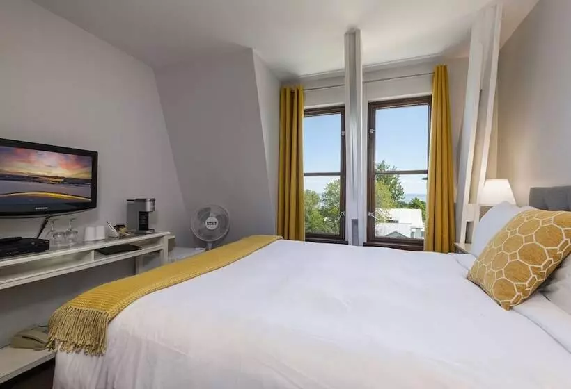 هتل Auberge Des Nuages