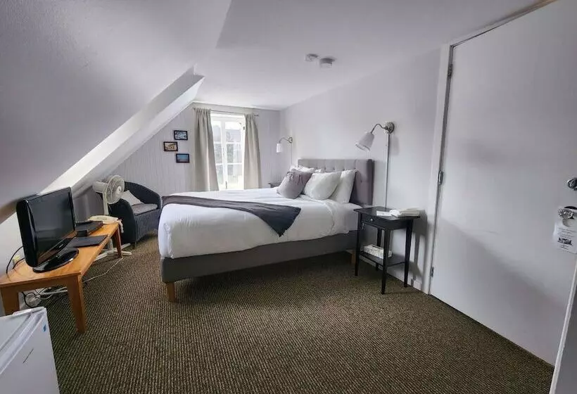 هتل Auberge Des Nuages