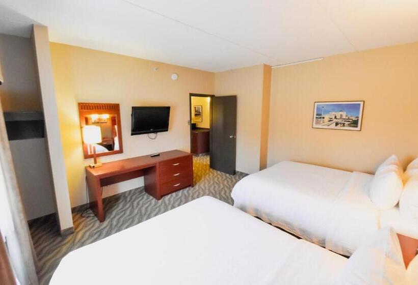 هتل Canad Inns Destination Centre Garden City