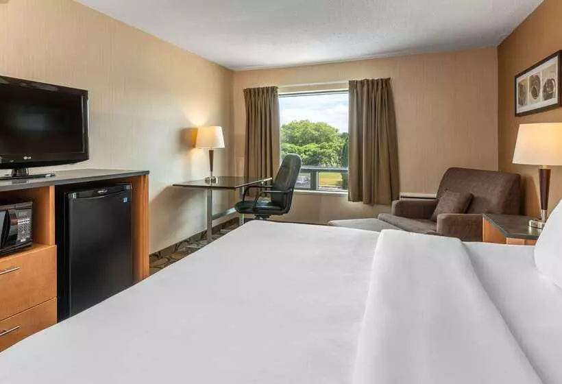 Отель Comfort Inn  Timmins