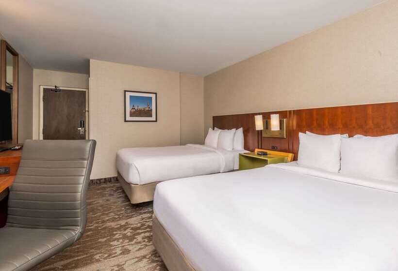 호텔 Comfort Inn West