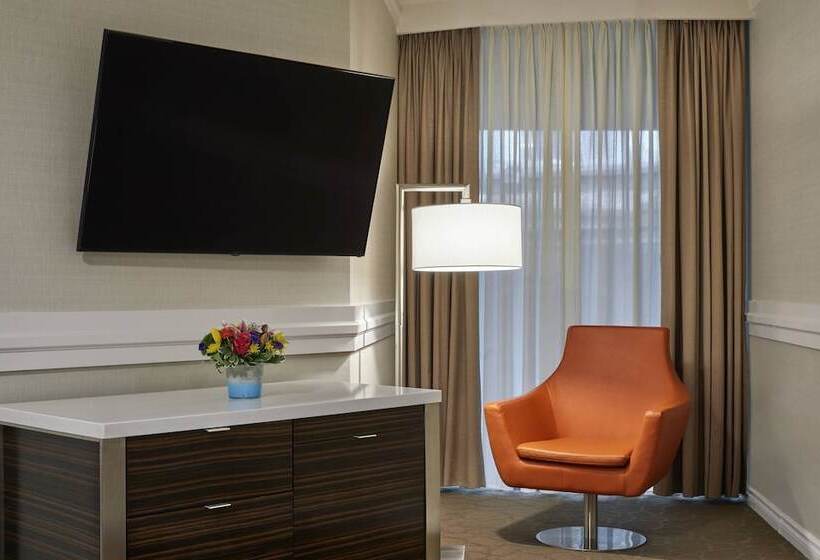 Delta Hotels By Marriott Edmonton Centre Suites