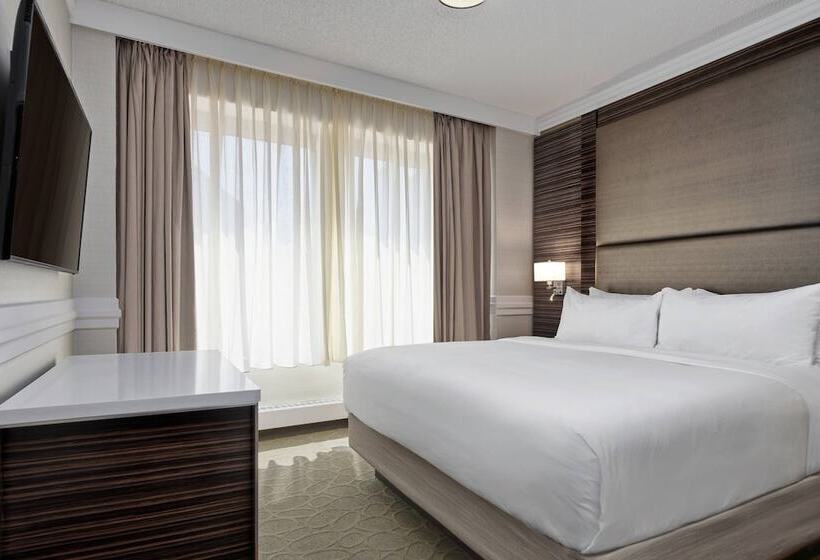 Delta Hotels By Marriott Edmonton Centre Suites